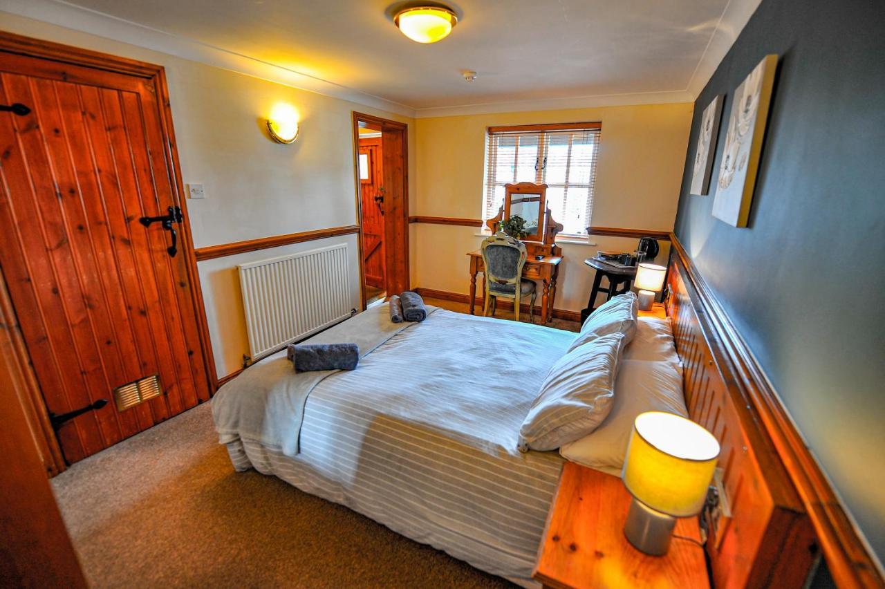 The Coachman Pub, Hartford, Room Only Hartford  Exteriör bild